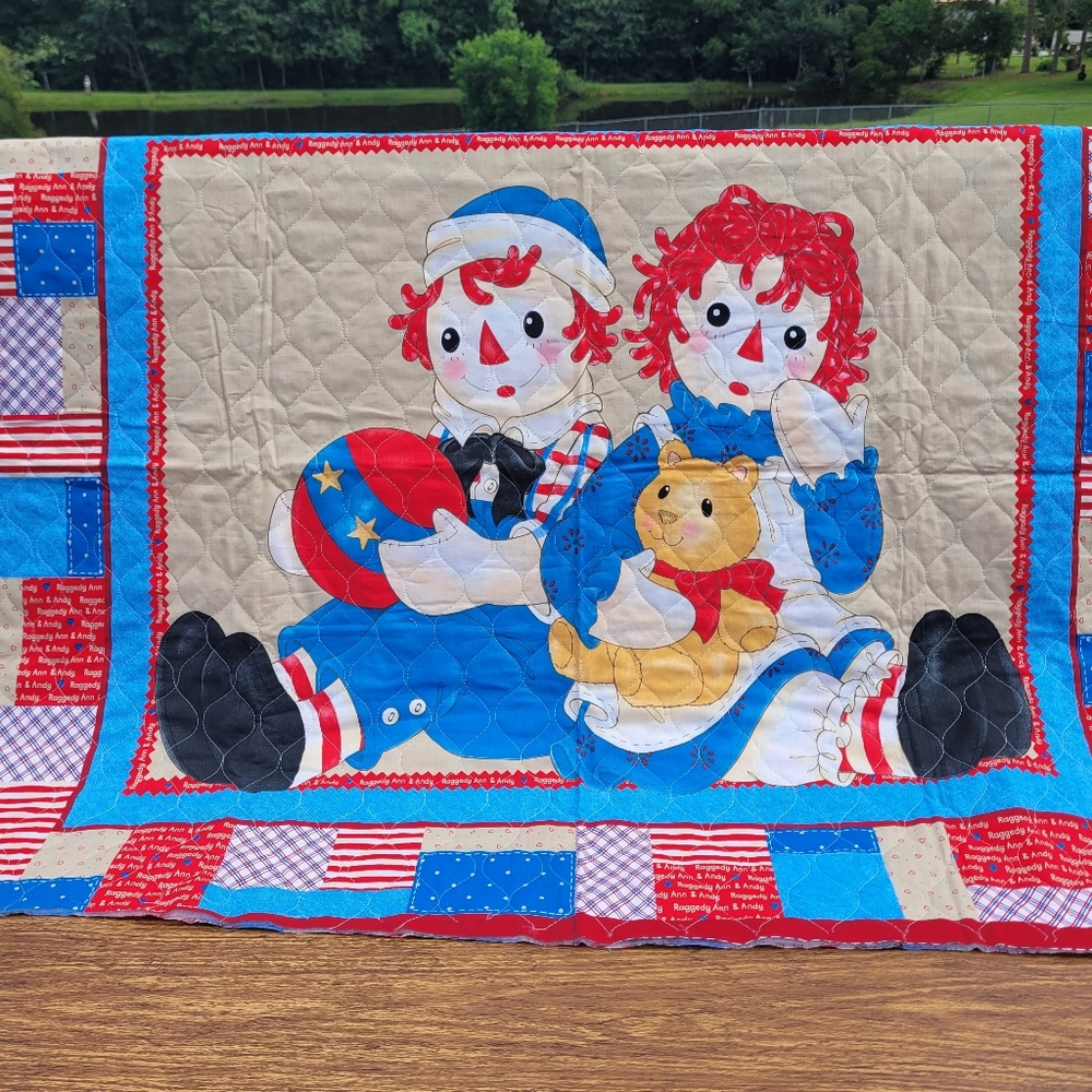 Raggedy Ann and Andy baby quilt